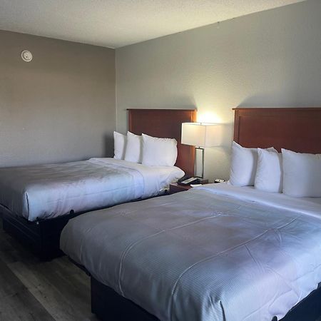 Quality Inn Fayetteville Near Fort Bragg Eksteriør billede