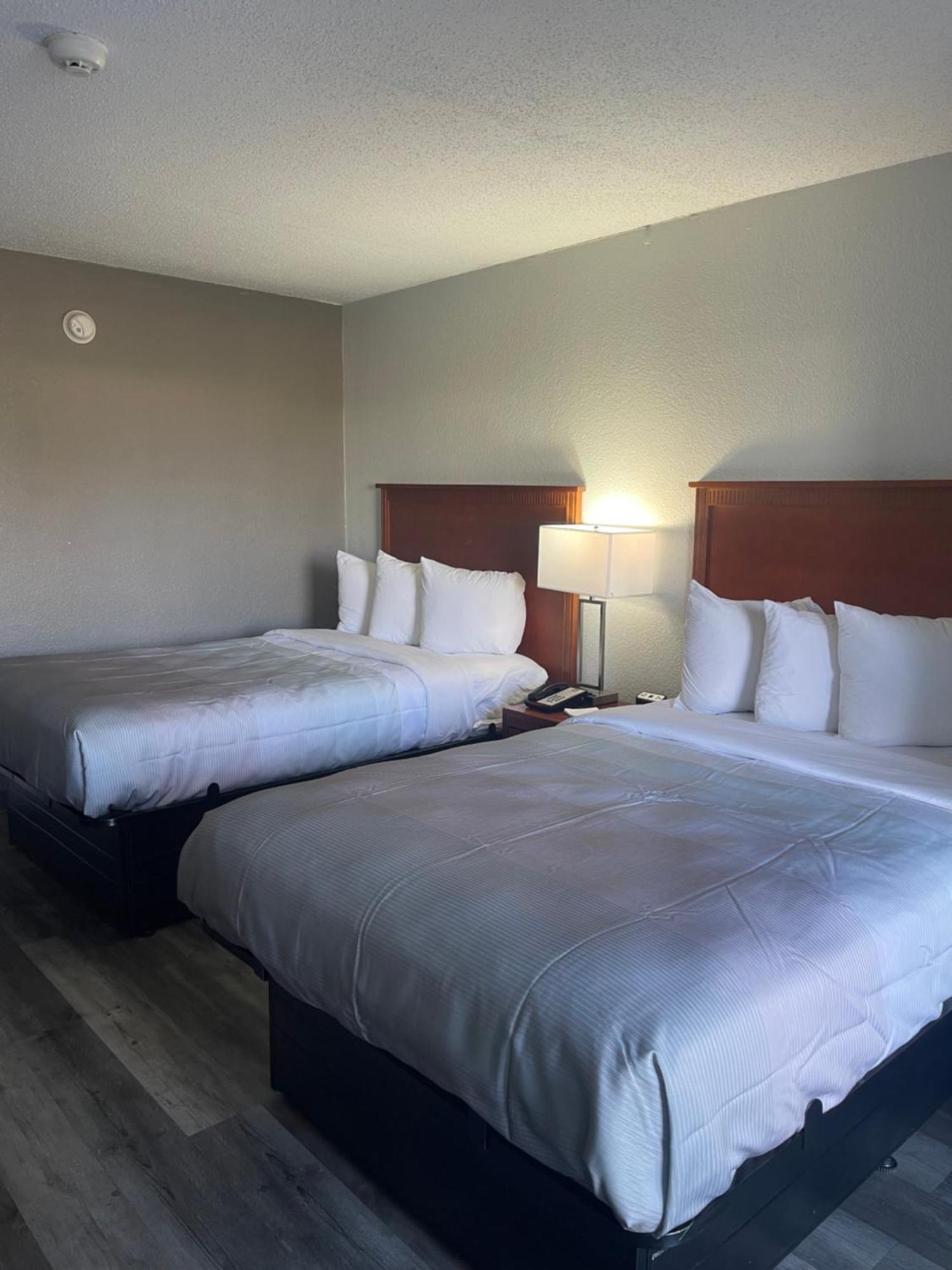 Quality Inn Fayetteville Near Fort Bragg Eksteriør billede