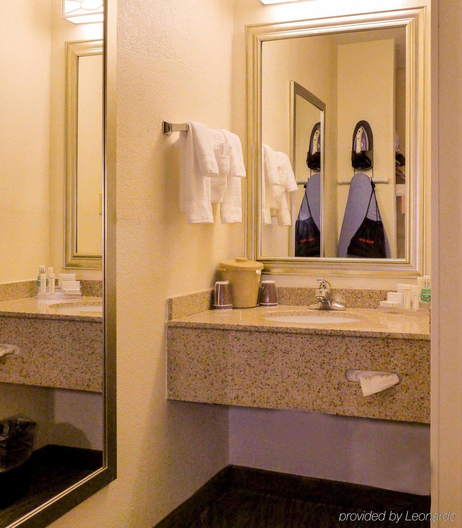 Quality Inn Fayetteville Near Fort Bragg Eksteriør billede