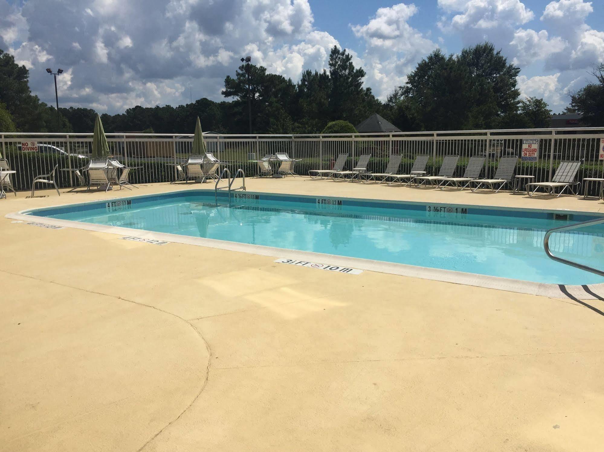 Quality Inn Fayetteville Near Fort Bragg Eksteriør billede