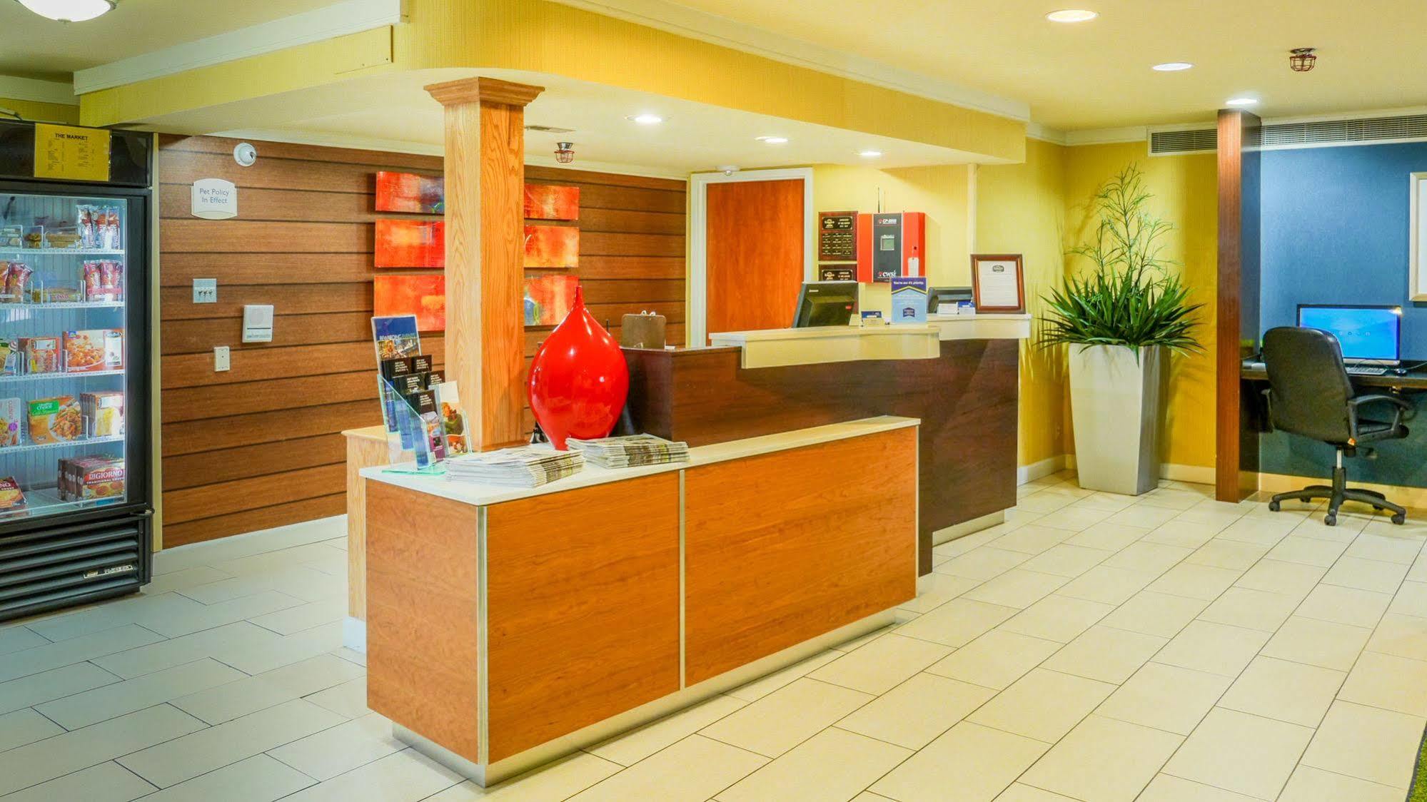 Quality Inn Fayetteville Near Fort Bragg Eksteriør billede