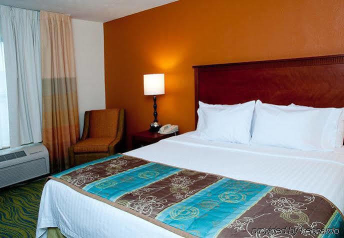 Quality Inn Fayetteville Near Fort Bragg Eksteriør billede